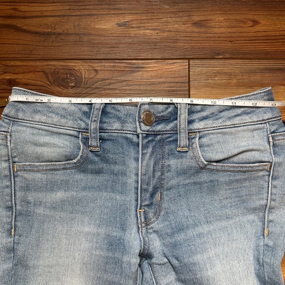 American Eagle Lightwash Jeggings - Picture 6 of 7